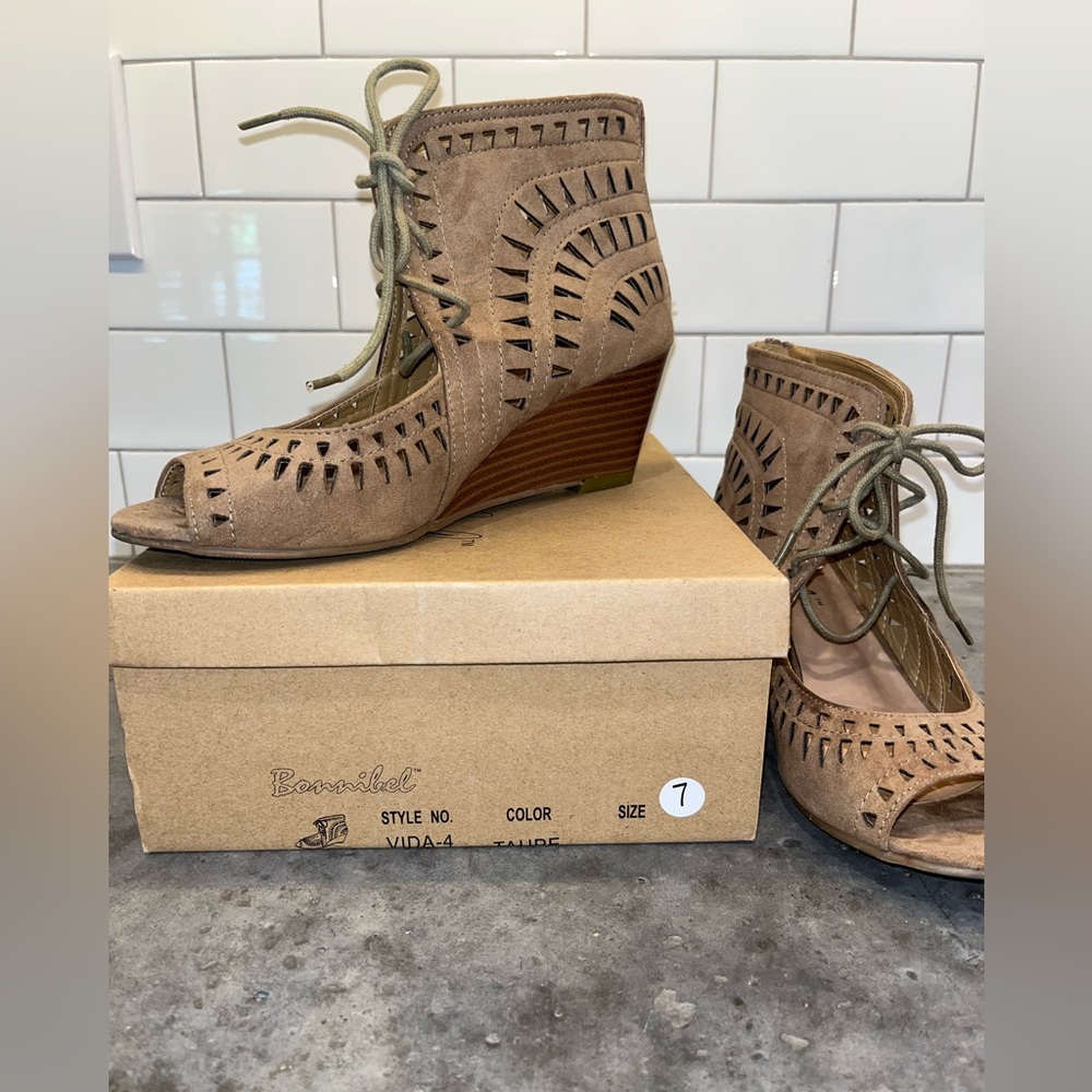 Bonnibel Tan Wedge Shoes with Laser-Cut Design